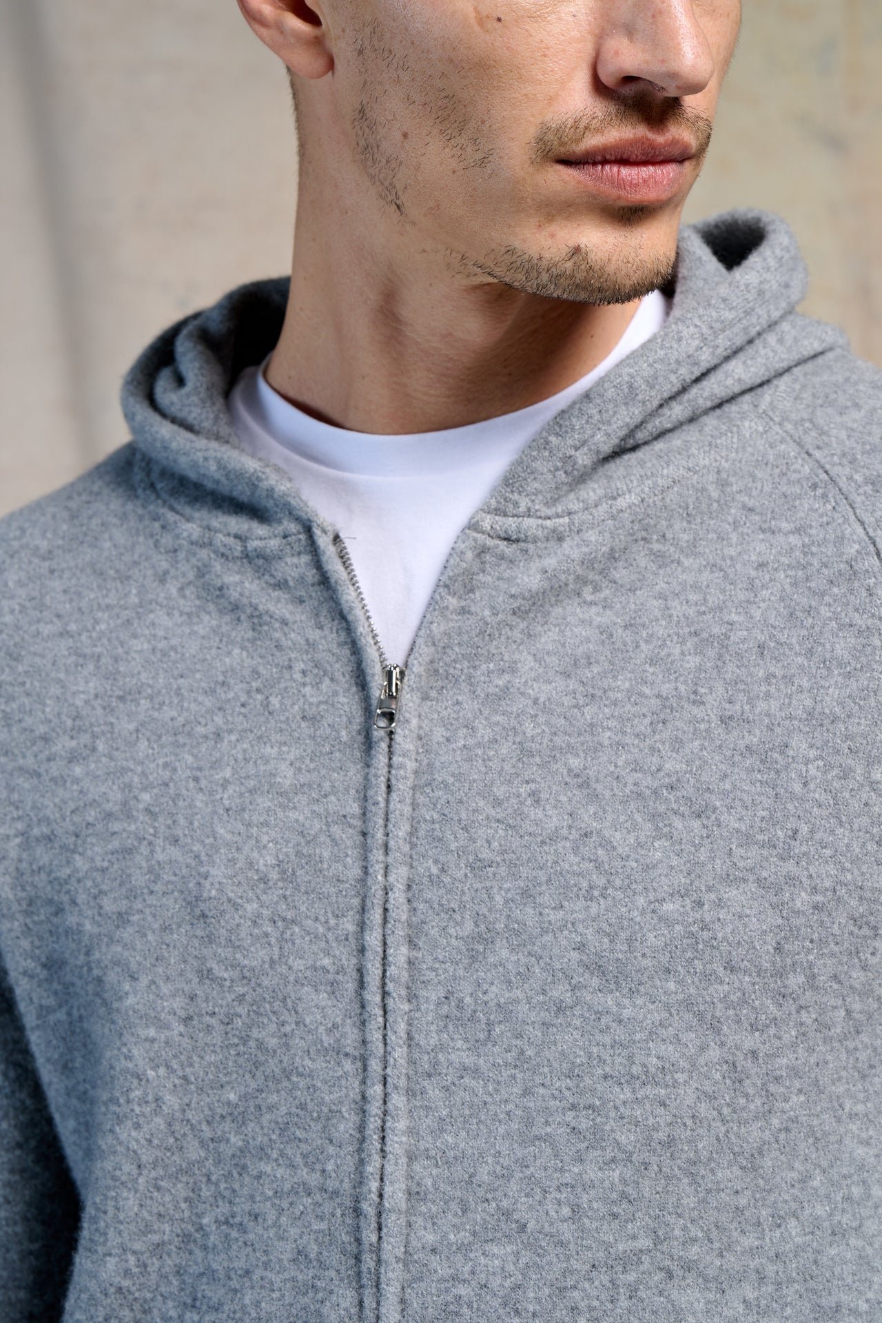 Felpa Cappuccio Zip e Marsupio Infeltrito